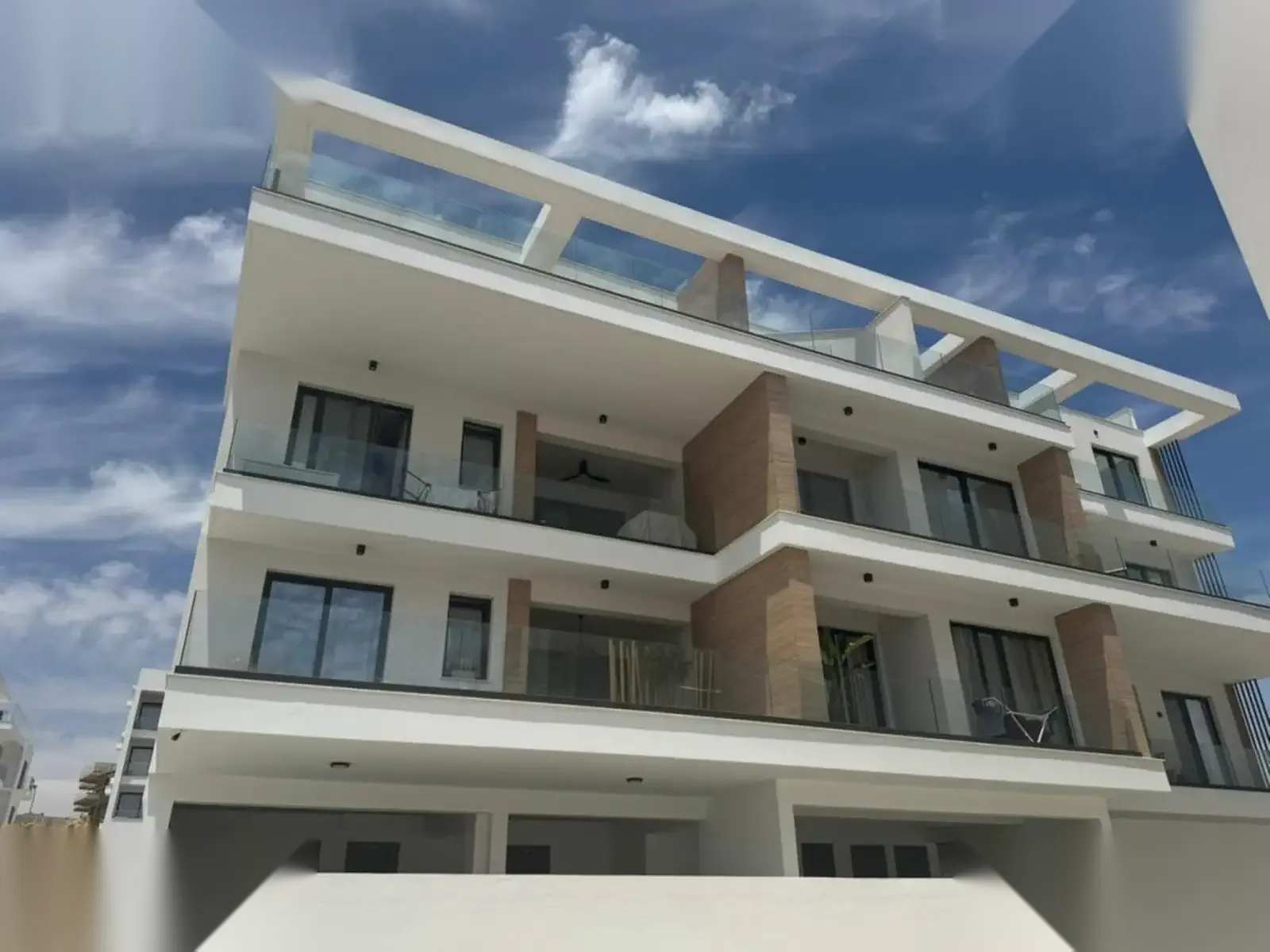 LA RESIDENZA — interior view 1