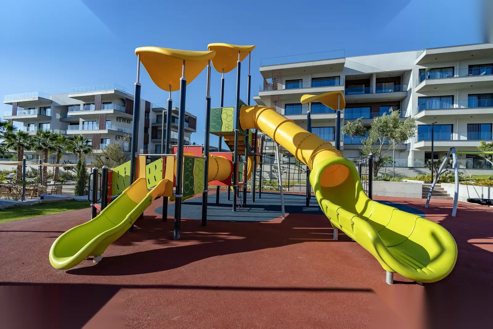 GARDEN SQUARE — interior view 4