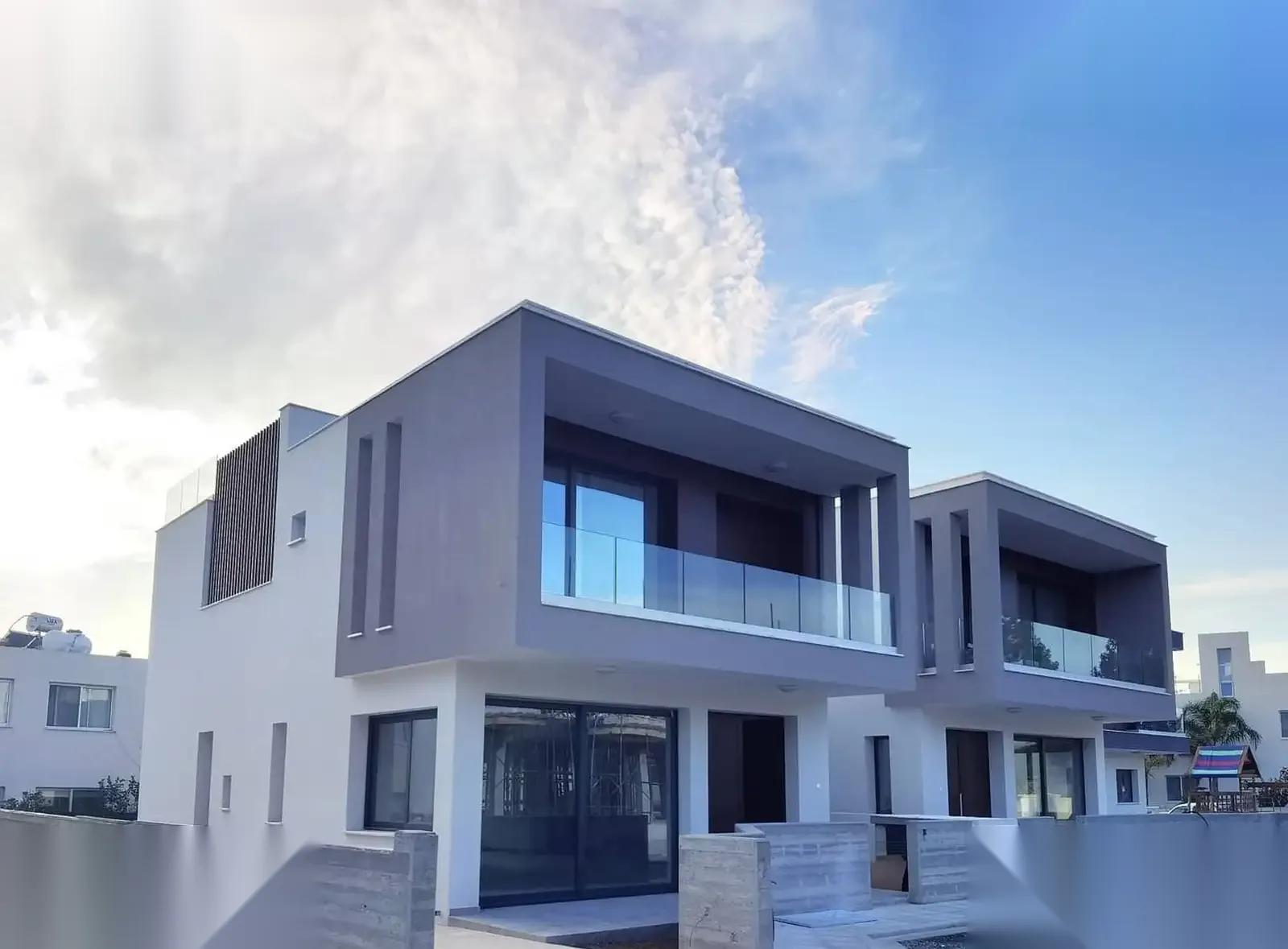MESOYI RES8 — interior view 1