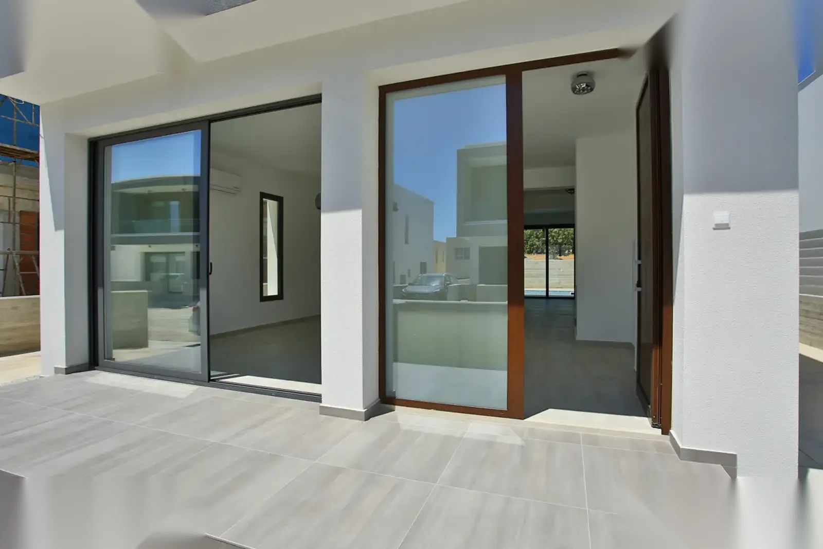 MESOYI RES8 — interior view 5